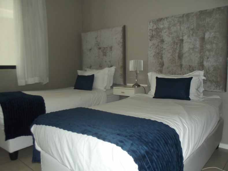 2 Bedroom Property for Sale in Bloubergrant Western Cape